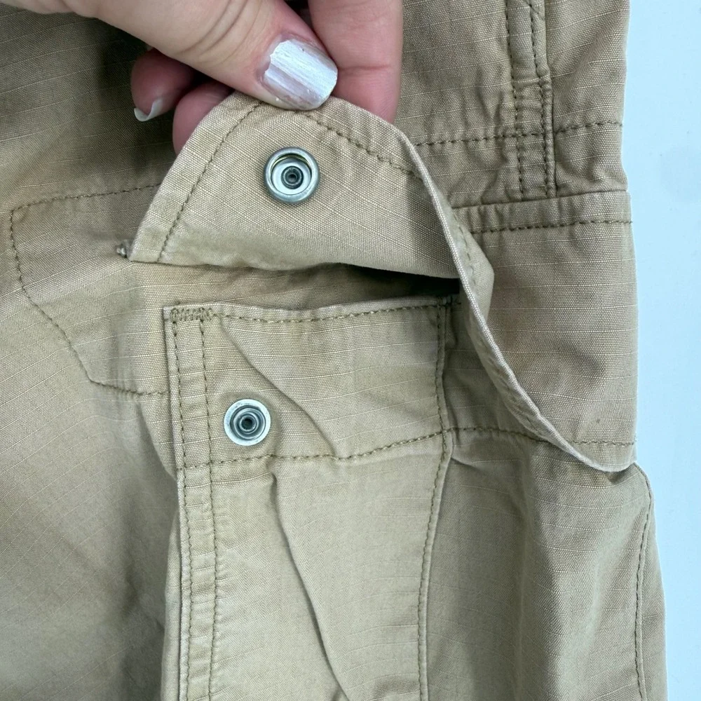 LEVI'S MEN'S CARRIER CARGO 9.5